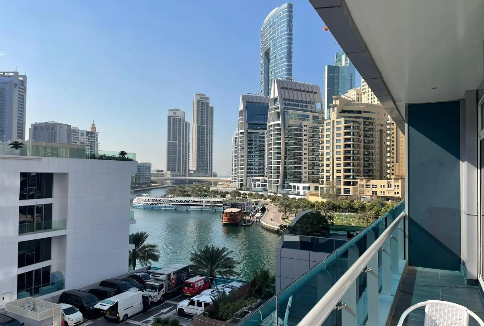 1Br Apartment With Marina View In Orra Marina - Allsopp & Allsopp Dubaj