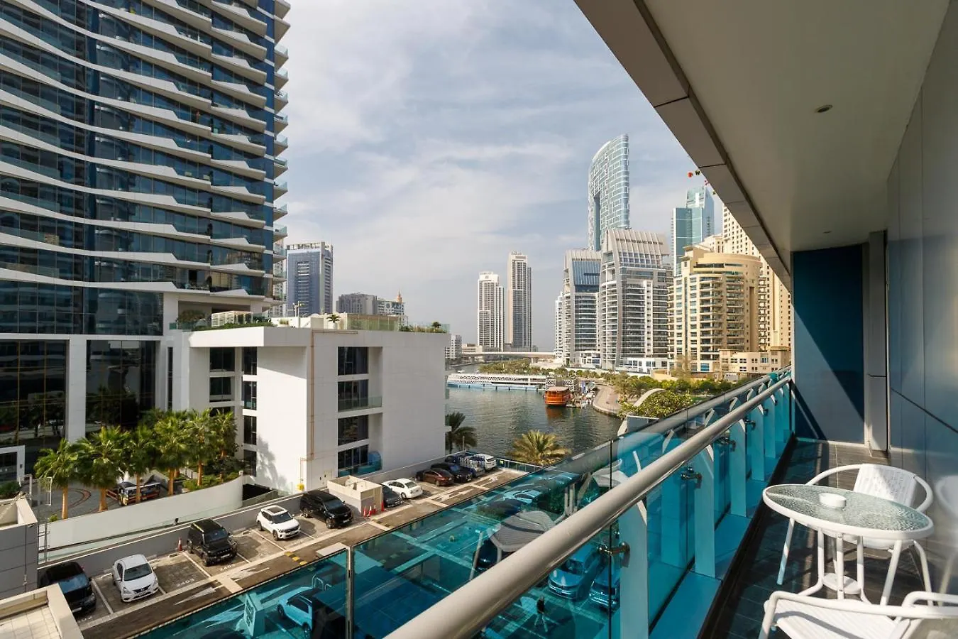 1Br Apartment With Marina View In Orra Marina - Allsopp & Allsopp Dubaj