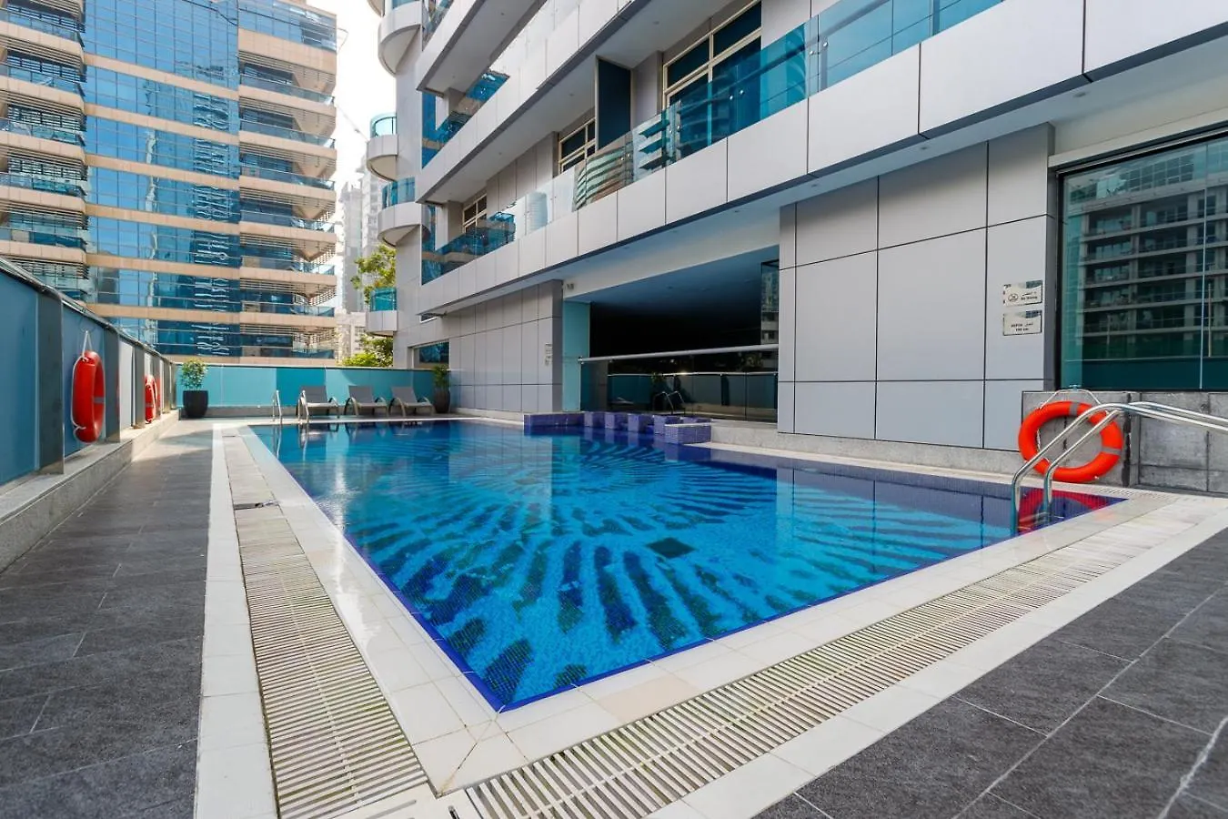 1Br Apartment With Marina View In Orra Marina - Allsopp & Allsopp Dubai