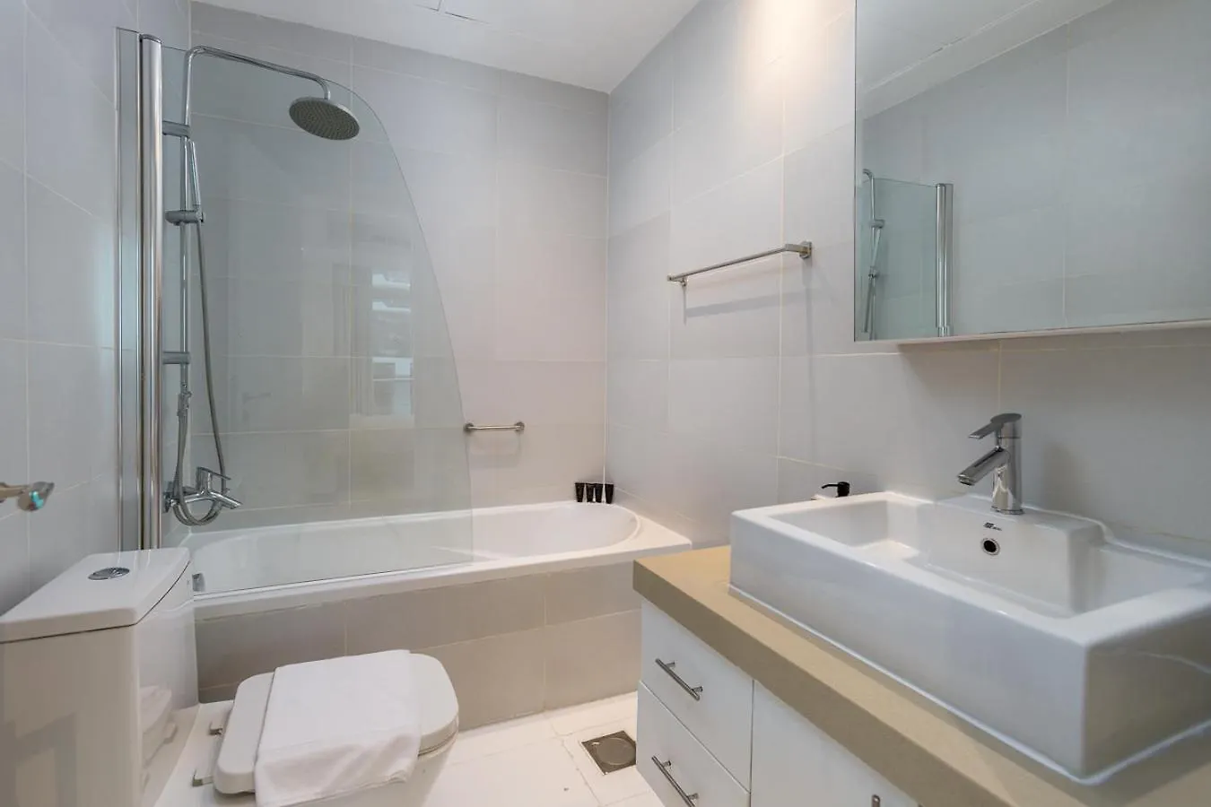 1Br Apartment With Marina View In Orra Marina - Allsopp & Allsopp Dubai